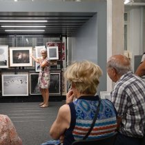 média - visite des résidents du Glarier à l’artothèque de Sion