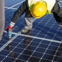 Le parc solaire alpin serait situé sur les terres de l'alpage du Marais, à 2450 m d'altitude.